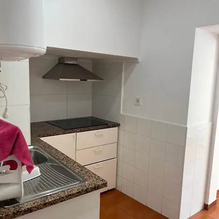 T2 2 Bedroom Flat In Arroios Lissabon