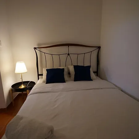 T2 2 Bedroom Flat In Arroios Lissabon