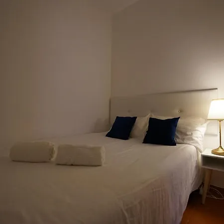 T2 2 Bedroom Flat In Arroios